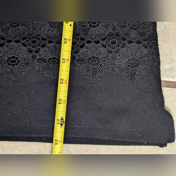 Talbot's Size Medium Black Detailed Lace Crew Neck - Picture 7 of 8
